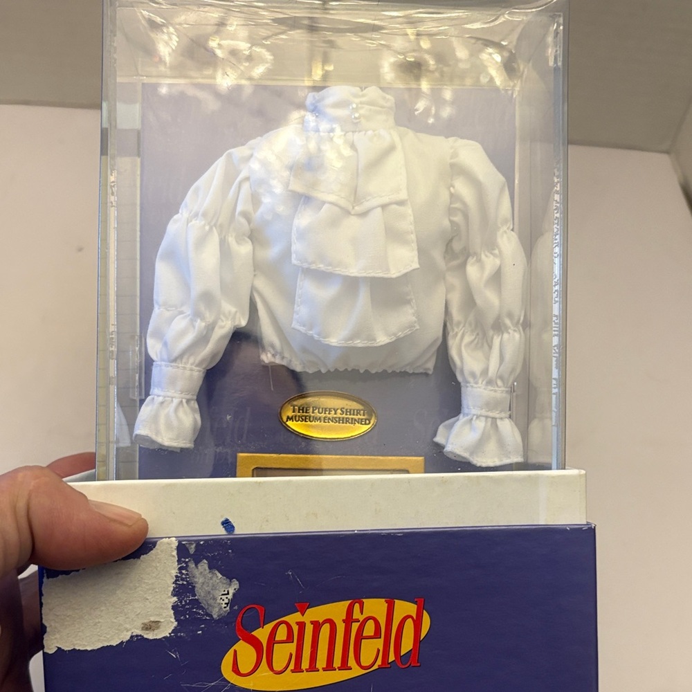 White Puffy Shirt Collectible dvd box set seasons 5 and 6